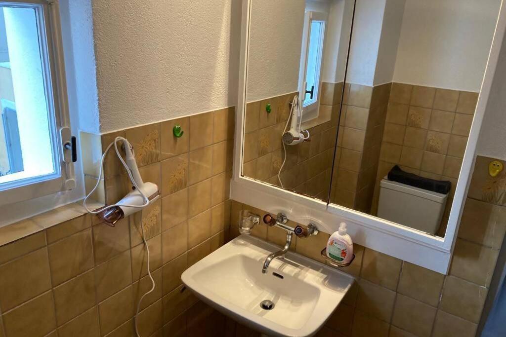 Parking & Appartement 2 Pieces Sans Traffic ローザンヌ エクステリア 写真