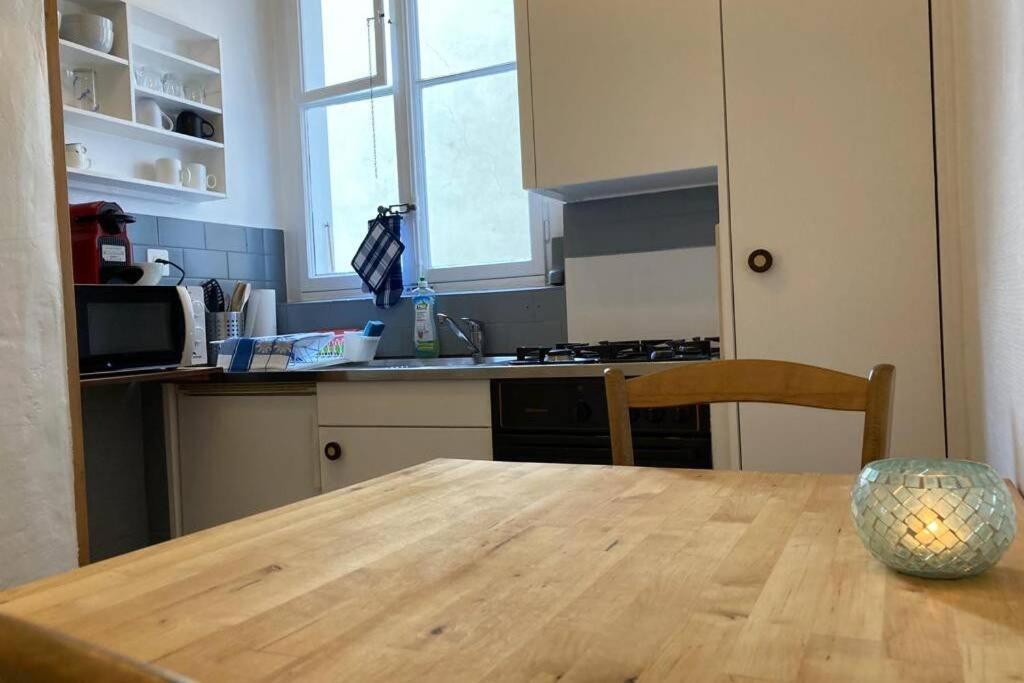 Parking & Appartement 2 Pieces Sans Traffic ローザンヌ エクステリア 写真